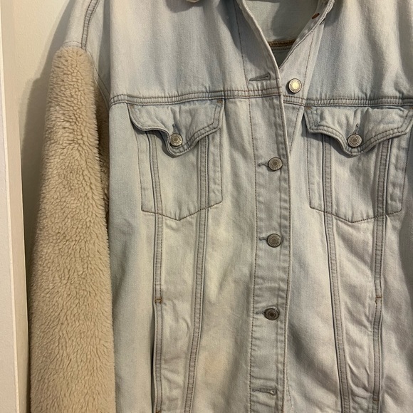 AE Faded Denim Sherpa Jacket - Picture 2 of 4